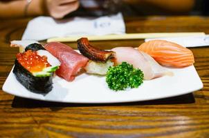 sushi, cuisine japonaise photo