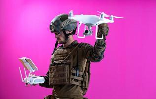 technicien pilote de drone militaire photo