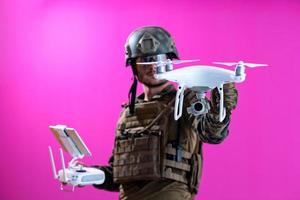 technicien pilote de drone militaire photo