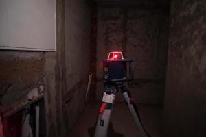 équipement laser sur un chantier de construction photo