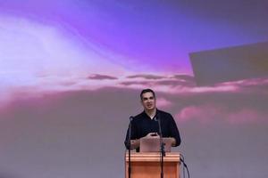 homme d'affaires donnant des présentations dans la salle de conférence photo