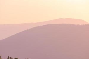 coucher de soleil doré en été photo