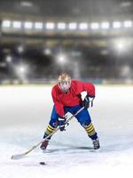 joueur de hockey sur glace en action photo