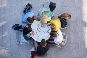 groupe d'étudiants vue de dessus photo