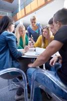 étude de groupe d'étudiants photo