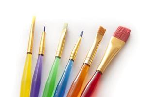 sélection de pinceaux colorés pour enfants