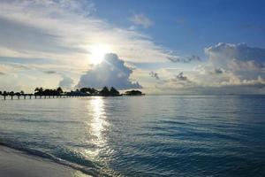 vue sur la plage tropicale photo