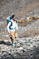 homme sur la crête alpine photo