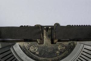 une vieille machine à écrire classique. espace de copie. à des fins de texte. photo
