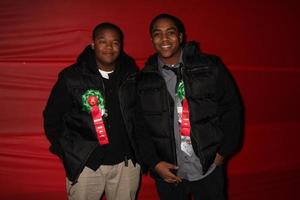 los angeles, 28 nov - kyle massey, chris massey arrive au défilé de noël hollywood 2010 à hollywood boulevard le 28 novembre 2010 à los angeles, ca photo