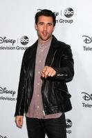 los angeles, jan 17 - joshua bowman au disney-abc television group 2014 hiver press tour arrivées au langham huntington le 17 janvier 2014 à pasadena, ca photo