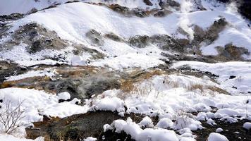 pierre gros plan dans la brume noboribetsu onsen photo