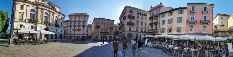 lugano, suisse - 23 juin 2019 - centre-ville de lugano aux beaux jours photo