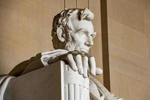 washington, usa - 24 juin 2016 - statue de lincoln au mémorial de washington dc photo