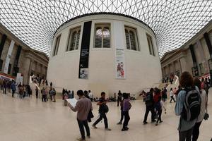 Londres, Angleterre - 15 juillet 2017 - British Museum plein de touristes photo