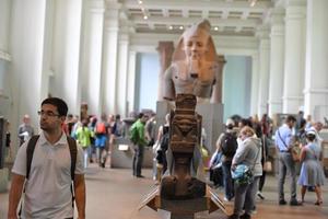 Londres, Angleterre - 15 juillet 2017 - British Museum plein de touristes photo