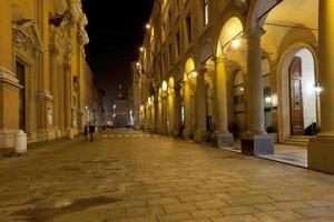 via altabella à bologne, italie la nuit photo