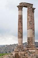 temple d'hercule dans la citadelle antique d'amman photo