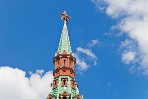 étoile sur la tour du kremlin de moscou photo