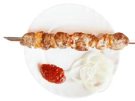 vue de dessus de la brochette d'agneau shish kebab isolé photo