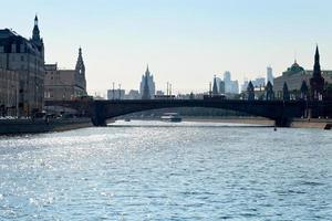 paysage urbain de moscou en après-midi d'été photo