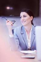 portrait d'une femme d'affaires prospère photo