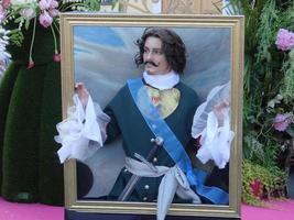 saint-pétersbourg, russie, 2022 - boule de fleurs - festival qui a consacré le 350 anniversaire de peter i photo