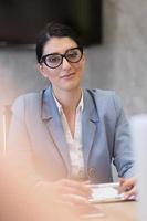 portrait d'une femme d'affaires prospère photo