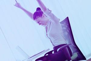 femme d'affaires au bureau photo