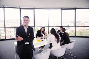 gens d'affaires lors d'une réunion au bureau photo