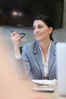 portrait d'une femme d'affaires prospère photo