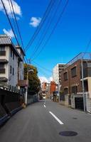 osaka, japon le 10 avril 2019. la situation de la rue d'un quartier résidentiel à osaka qui a une atmosphère très calme photo