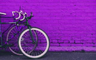 deux vélos anciens photo