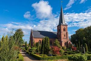 église catholique et cimetière de dragor, danemark photo