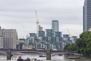 londres angleterre nouveaux bâtiments vue du tower bridge photo