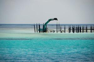 Caterpillar construit une station balnéaire dans un paradis tropical photo