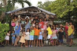 cebu - philippines - 1er janvier 2013 - fête annuelle des enfants orphelins photo