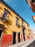 rue de san miguel et allende guanajuato photo