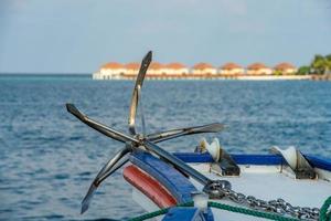 vue sur le paysage de la plage paradisiaque des maldives depuis le bateau photo