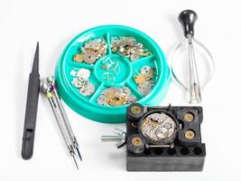 ensemble d'outils et de pièces de rechange pour la réparation de montre photo