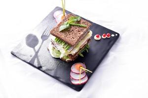 sandwich aux asperges et légumes photo