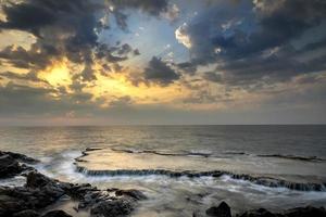 coucher de soleil sur la plage photo