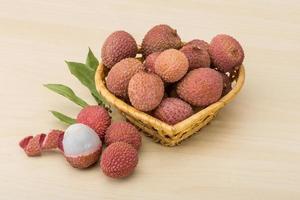 fruits tropicaux - litchi photo