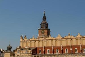 Tour de l'hôtel de ville sur la place principale de Cracovie photo