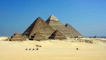 les pyramides de gizeh photo