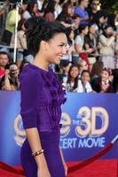 los angeles, 6 août - naya rivera arrivant au glee le film de concert 3d au regency village theatre le 6 août 2011 à westwood, ca photo