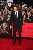 los angeles, nov 18 - liam hemsworth aux jeux de la faim - prendre feu première au nokia theatre le 18 novembre 2013 à los angeles, ca photo