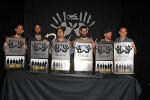 los angeles, 18 juin - linkin park, mike shinoda, rob bourdon, joe hahn, brad delson, dave farrell, chester bennington à la cérémonie d'intronisation de linkin park rockwalk au centre de guitare le 18 juin 2014 à los angeles, ca photo