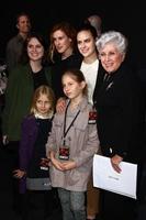 los angeles, jan 31 - marlene willis avec ses petites-filles hayley willis, sienna willis, tallulah belle willis, rumer willis à l'événement de dévoilement d'une bonne journée pour mourir dur aux studios fox du 20e siècle le 31 janvier 2013 à los angeles, ca photo