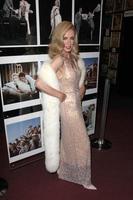 los angeles, 27 mai - donna mills aux images manquantes de marilyn monroe dévoilées, animées par le casting des reines du drame qui portaient les robes réelles de marilyn lors de l'événement au musée hollywood le 27 mai 2015 à los angeles, ca photo